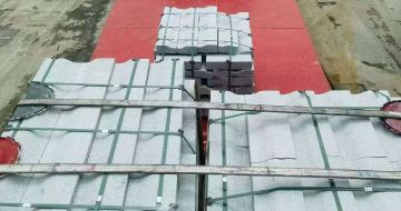 南充 芝麻白仿形加直形路沿石出货日常