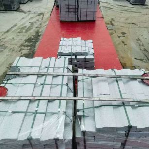 南充 芝麻白仿形加直形路沿石出货日常