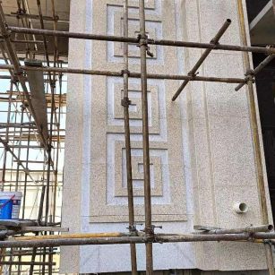 南充 黄金麻花岗岩别墅外墙干挂回纹造型效果