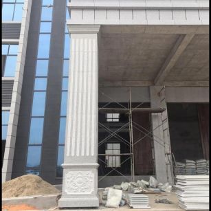 南充 芝麻白光面花岗岩门楼大柱（罗马柱）配雕花底座