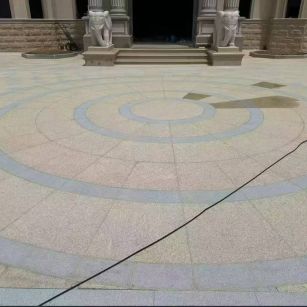 南充 黄金麻芝麻灰花岗岩石材地铺拼接效果