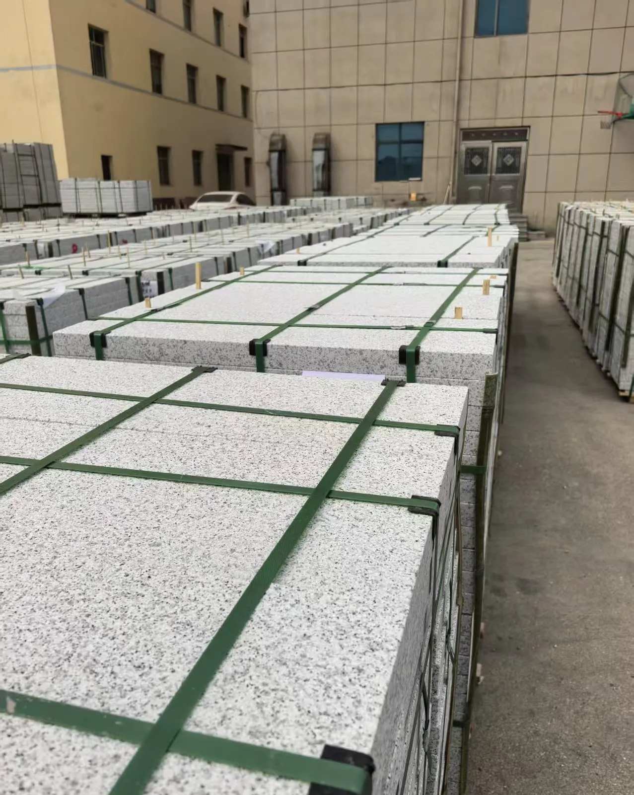 南充 白麻花岗岩5.0公分荔枝面地铺石