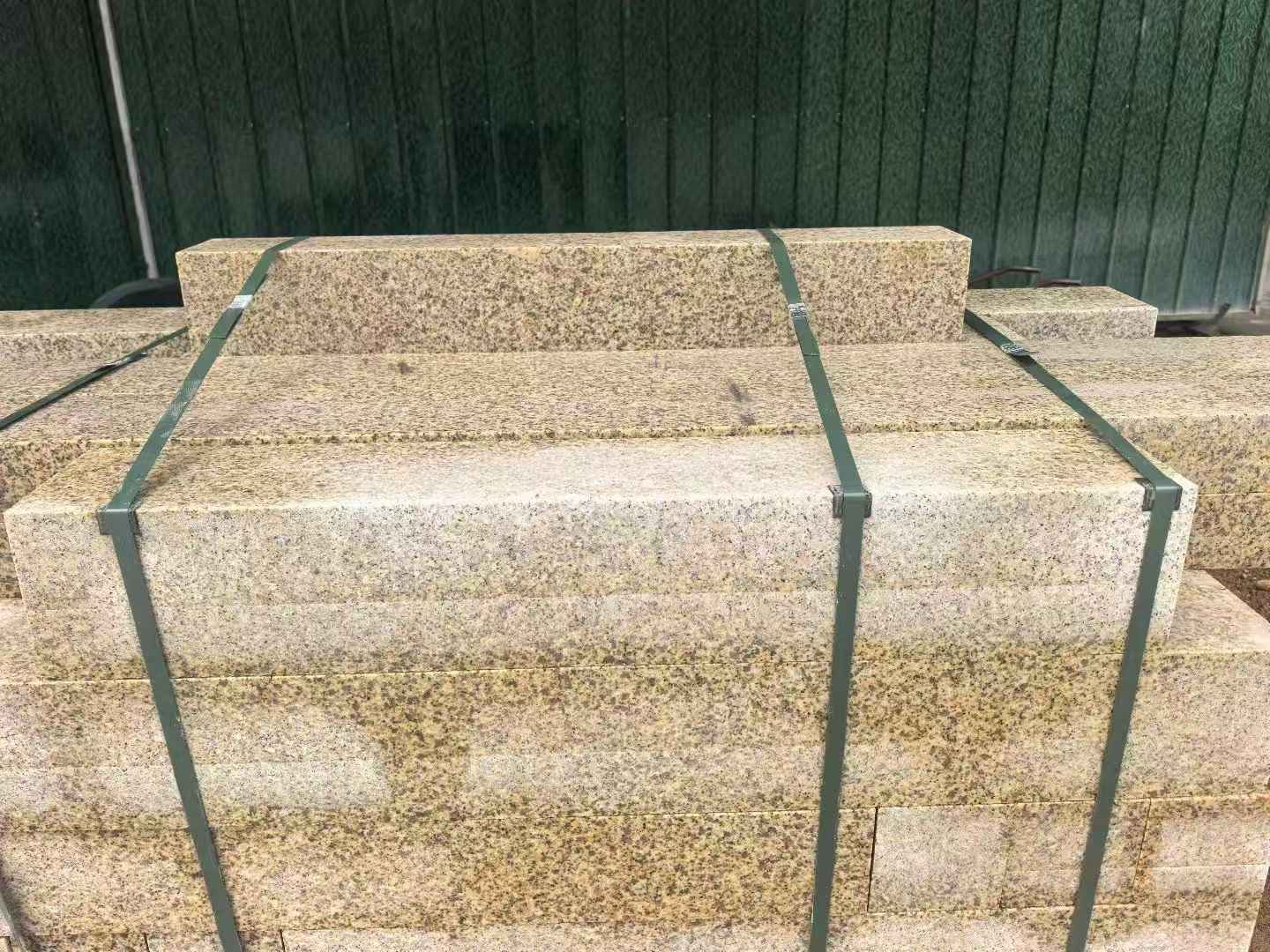 南充 黄金麻花岗岩石材机切面栏杆料半成品