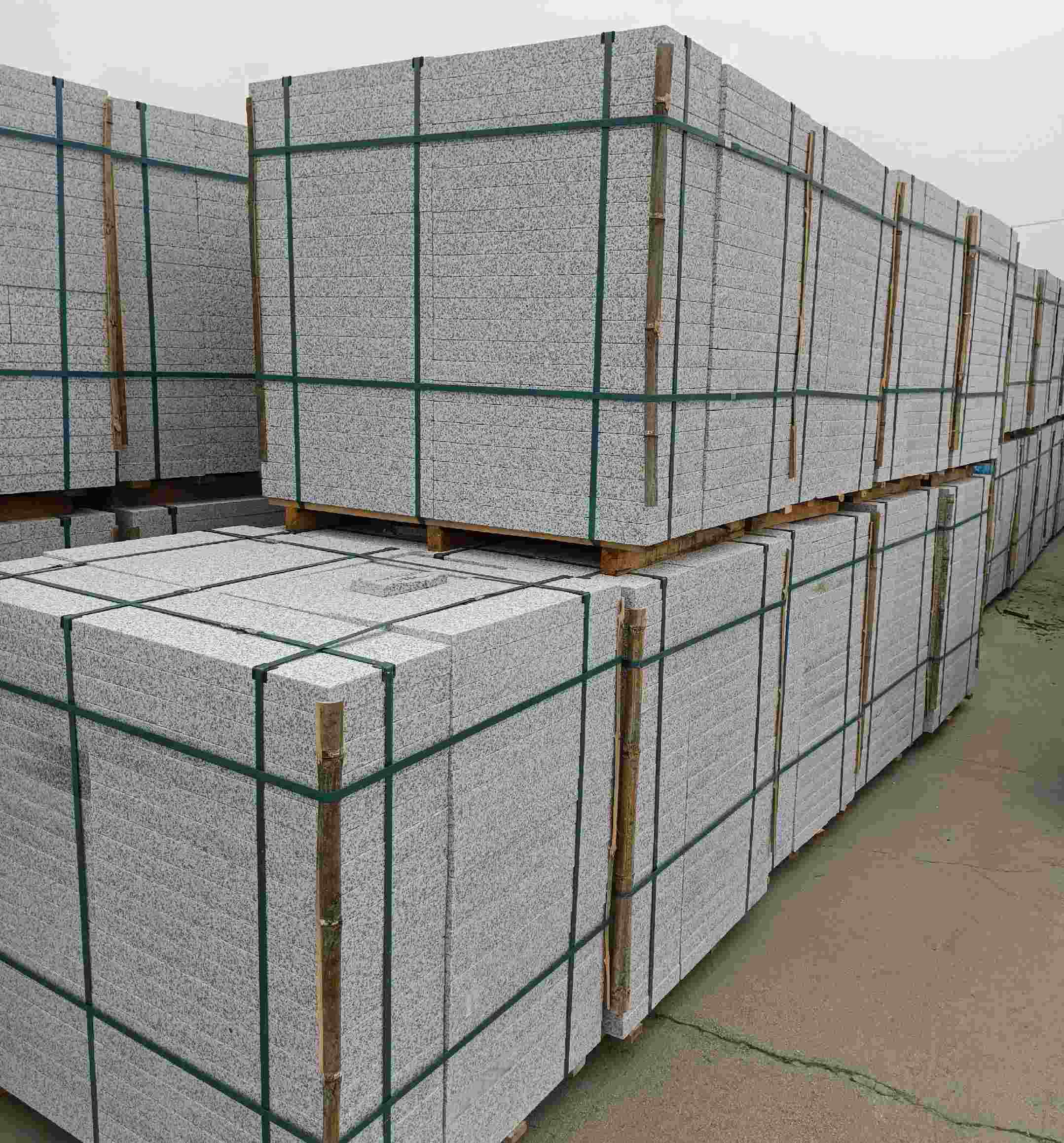 南充 白麻花岗岩石材荔枝面地铺石（300*600*50）