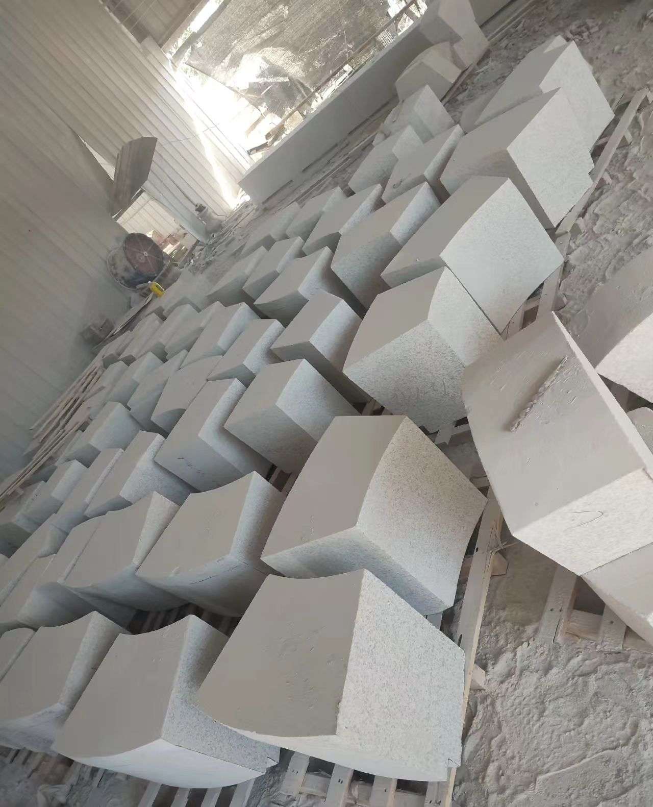 南充 白麻花岗岩异形坐凳