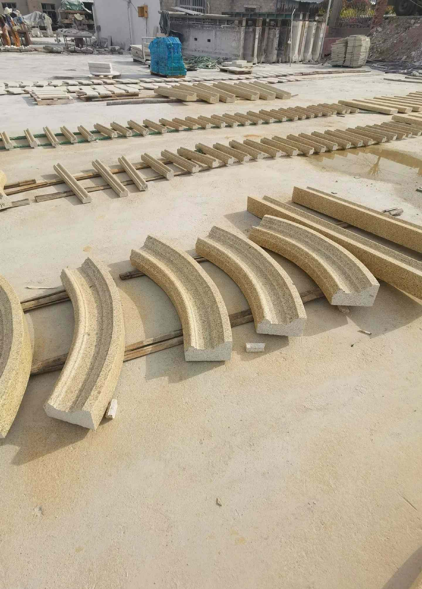 南充 黄金麻花岗岩别墅线条