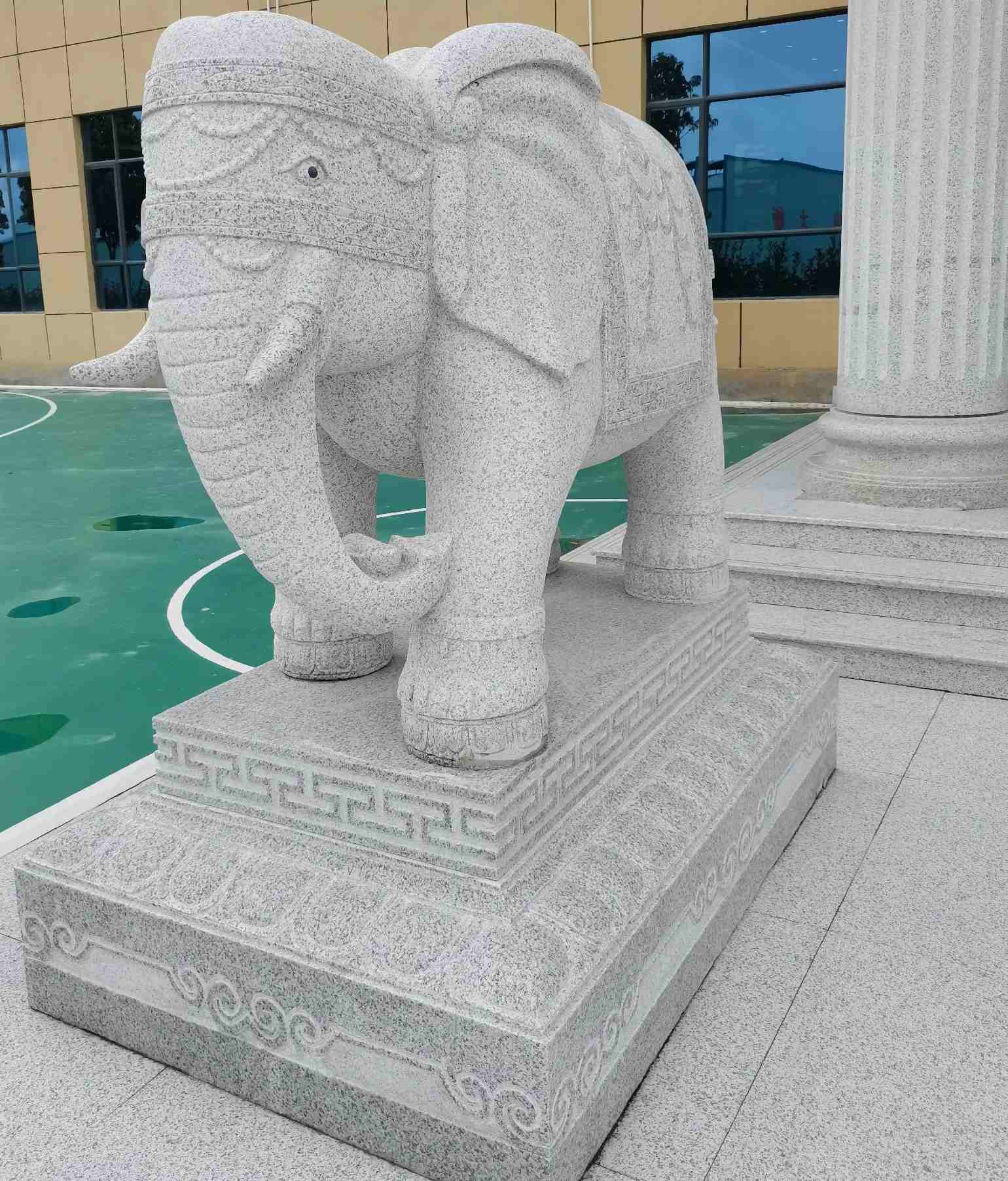 南充 白麻花岗岩动物异形石雕-大象