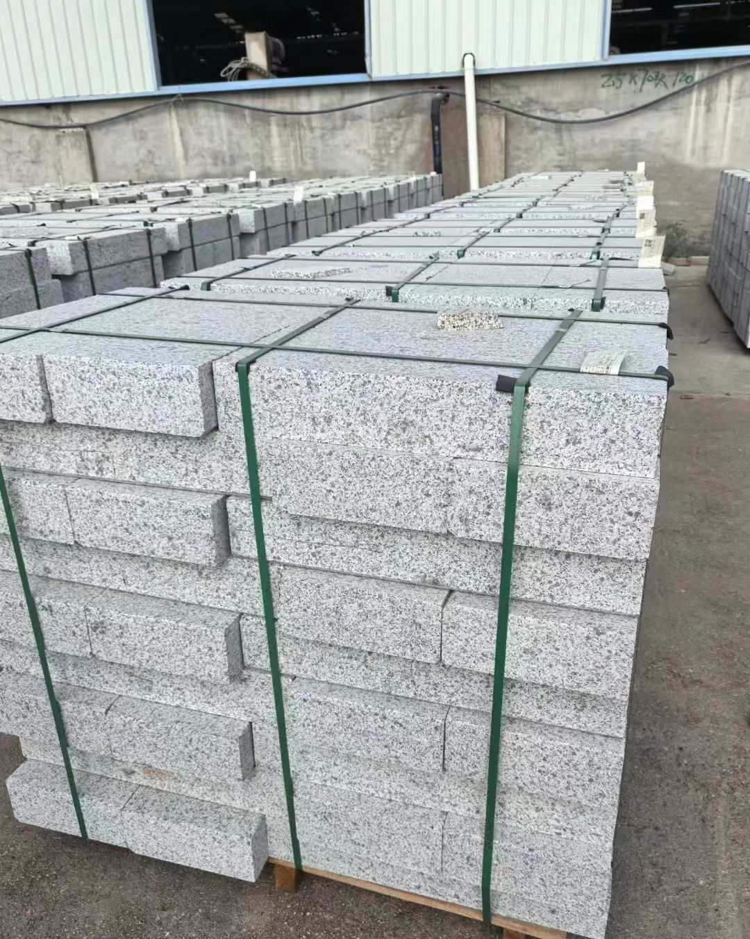 南充 白麻花岗岩路沿石，弧形路沿石，道牙石，马路牙子，界石，路缘石，平沿石，直岩石，平缘石等