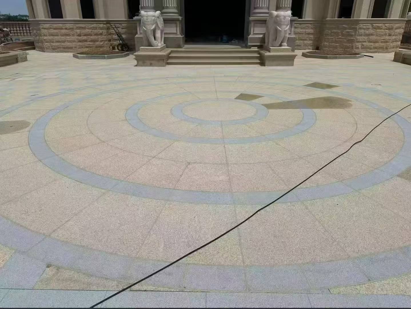 南充 黄金麻芝麻灰花岗岩石材地铺拼接效果