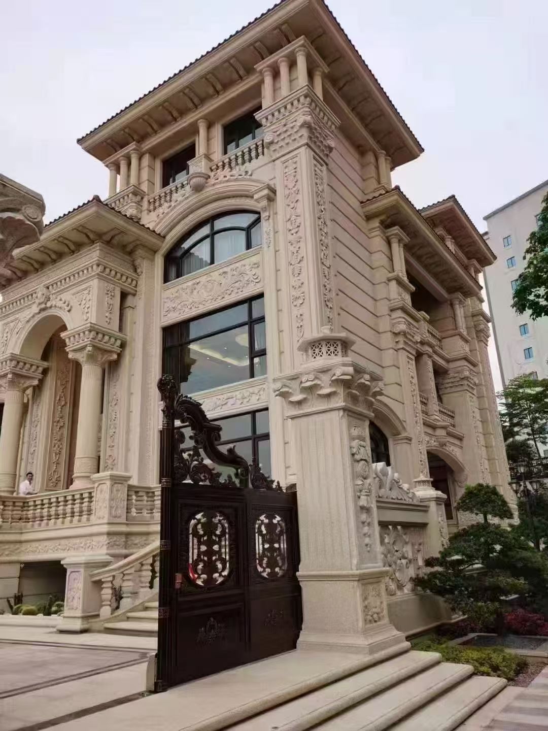 南充 黄金麻花岗岩别墅外墙干挂效果展示