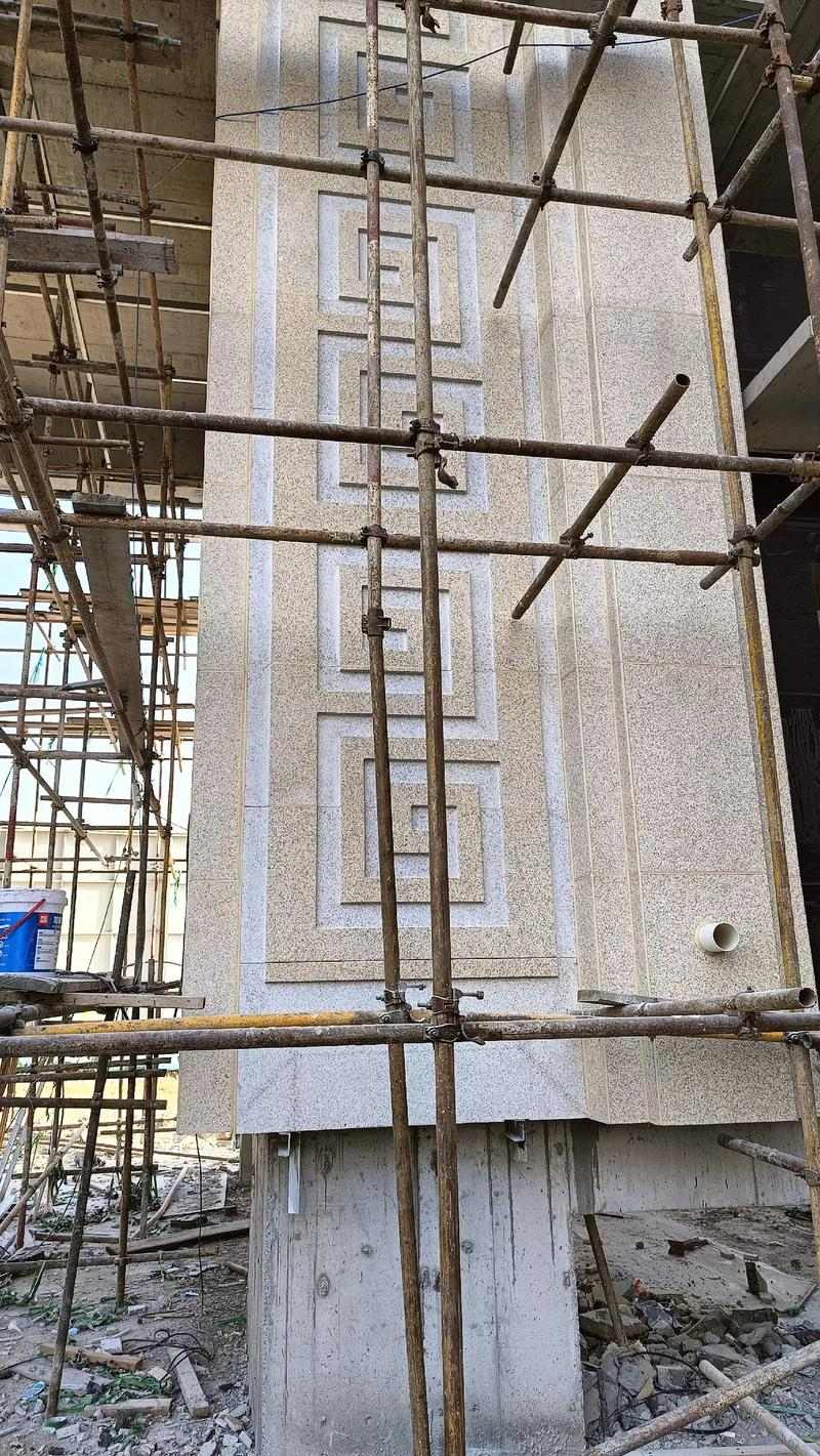 南充 黄金麻花岗岩别墅外墙干挂回纹造型效果