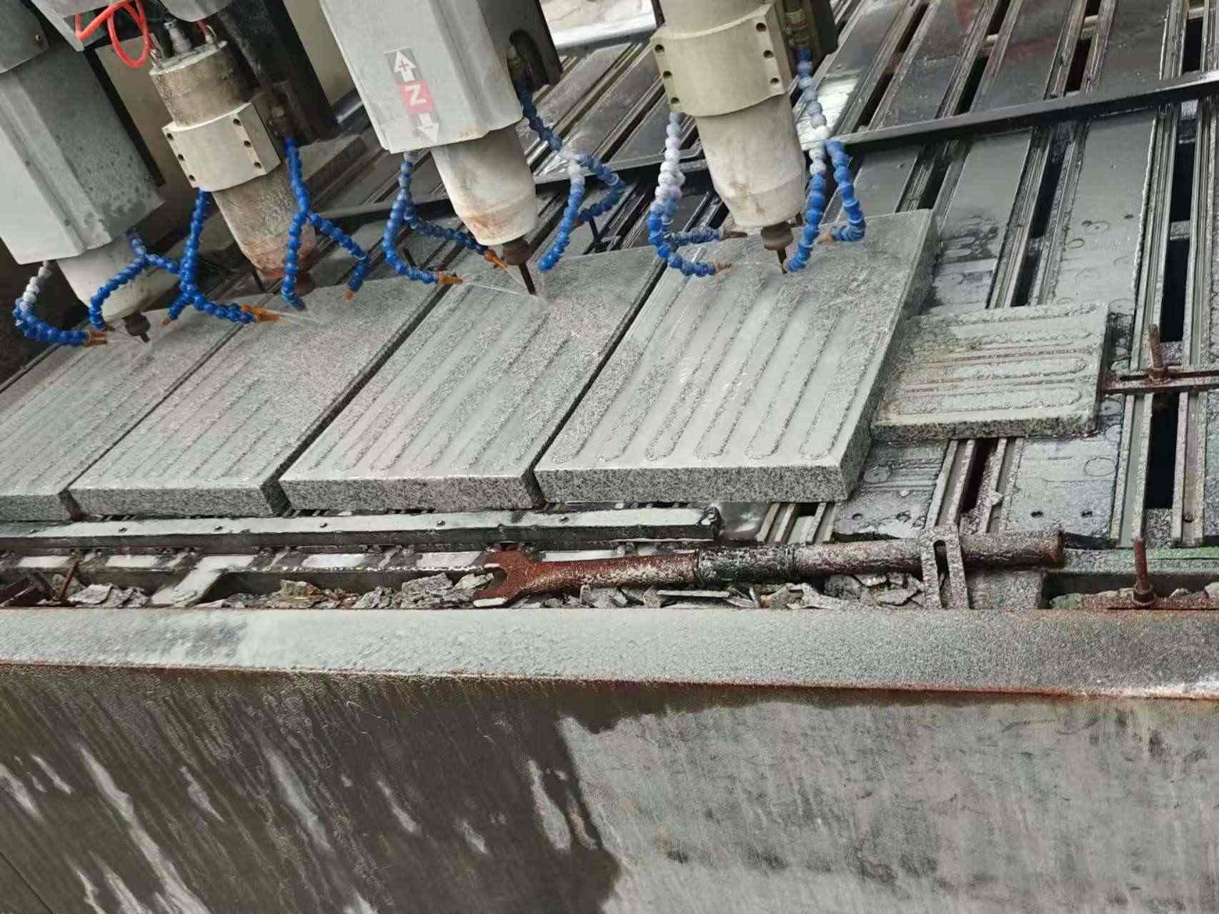 南充 芝麻白花岗岩荔枝面盲道雕刻