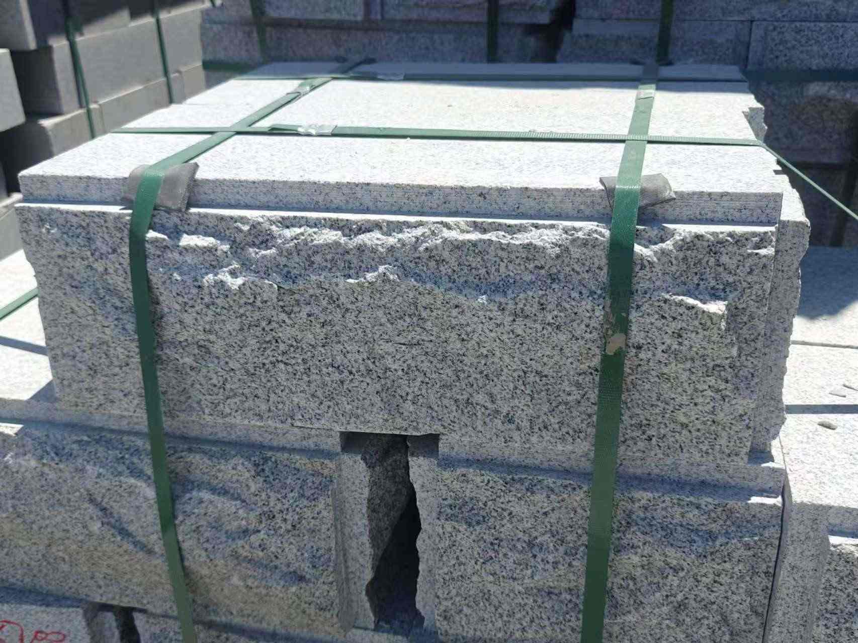 南充 芝麻白花岗岩自然面成品