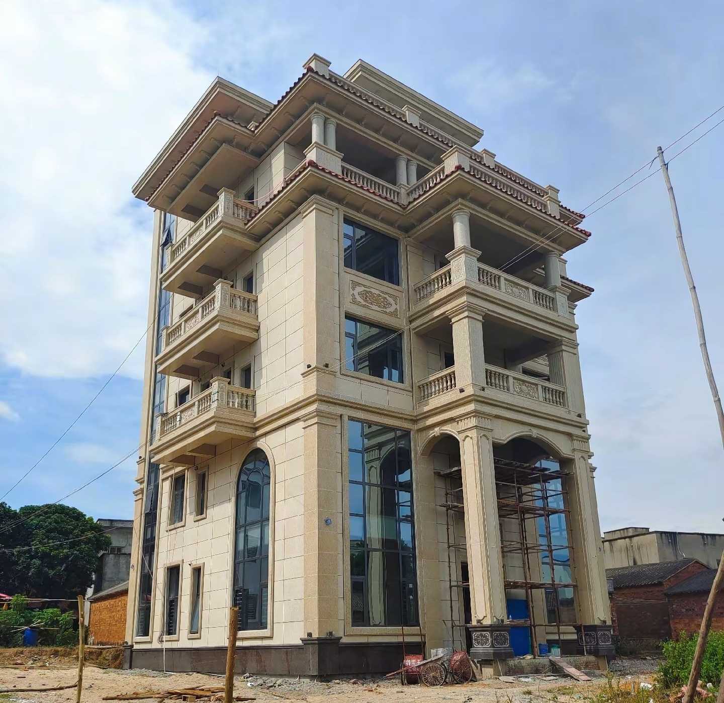 南充 黄金麻花岗岩石材别墅外墙干挂搭配（雕花栏杆花瓶柱门楼罗马柱）